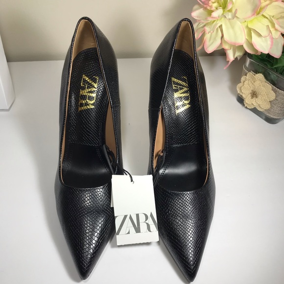 🛍Zara Black High Heel Pumps - Picture 1 of 7